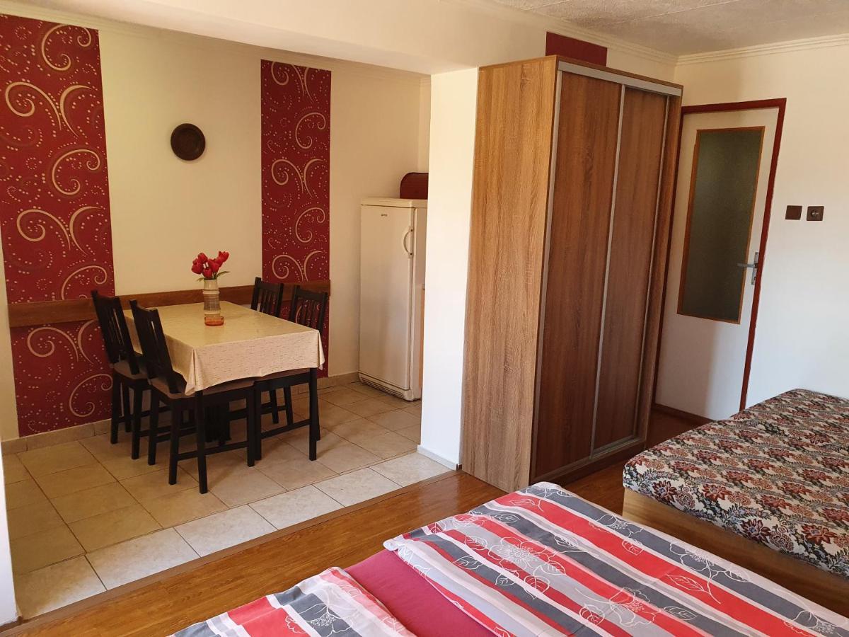 Privat U Jozefa Foeldesa Velky Meder Exterior foto