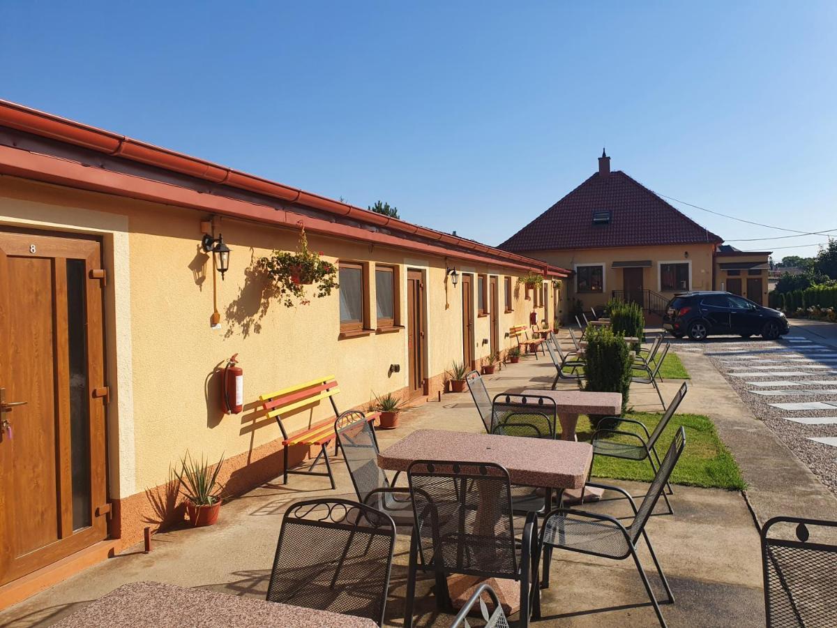 Privat U Jozefa Foeldesa Velky Meder Exterior foto