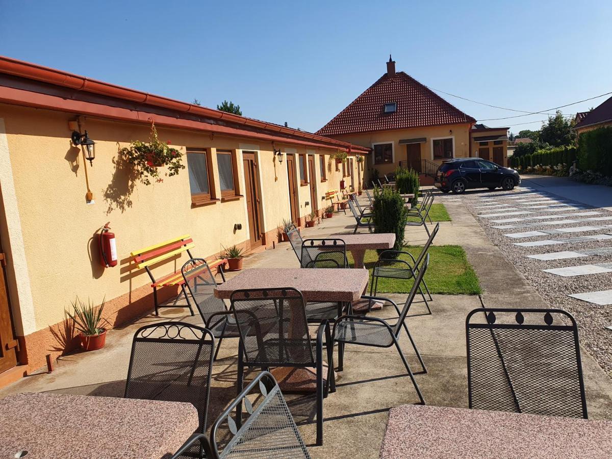 Privat U Jozefa Foeldesa Velky Meder Exterior foto