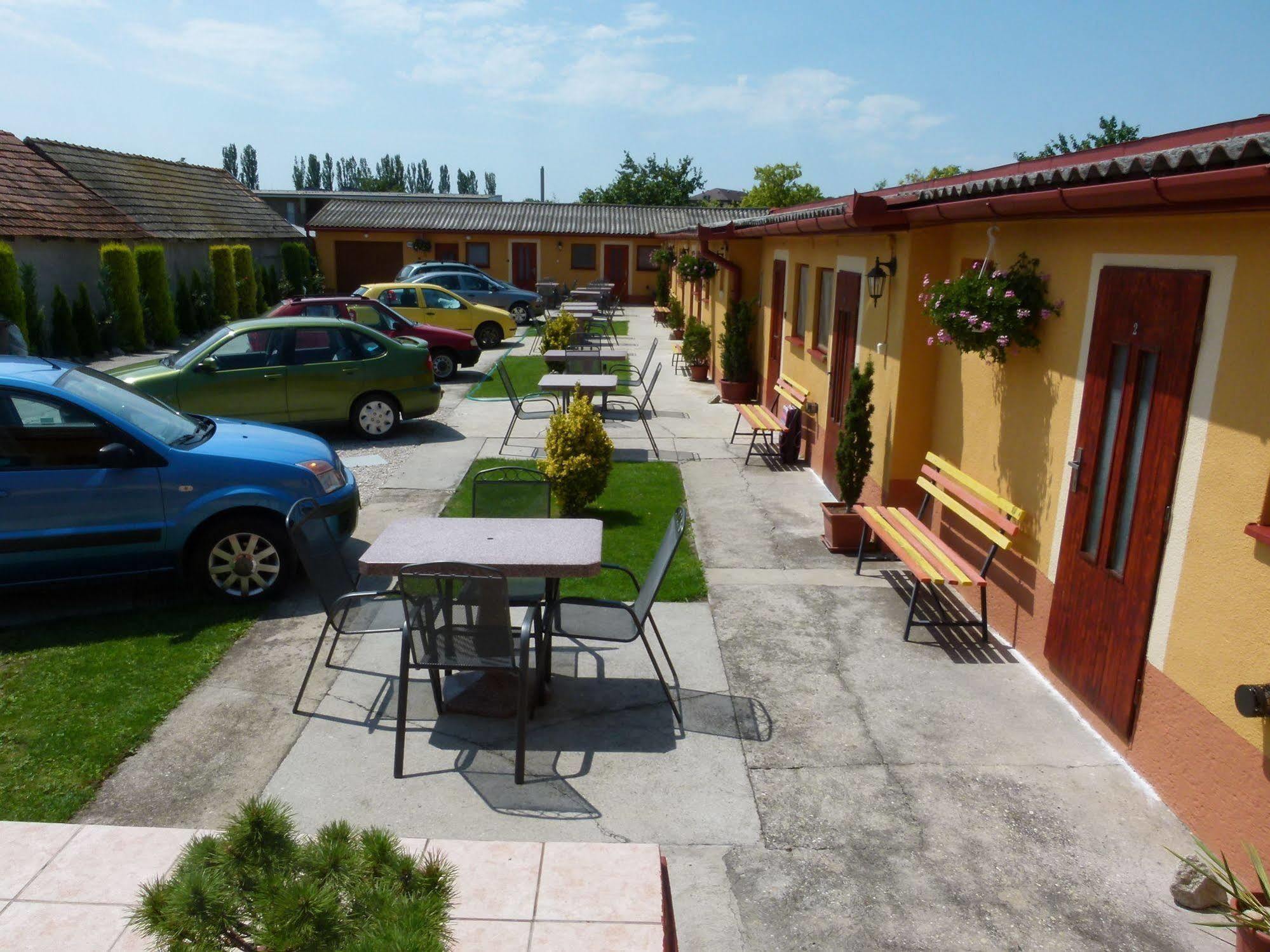 Privat U Jozefa Foeldesa Velky Meder Exterior foto